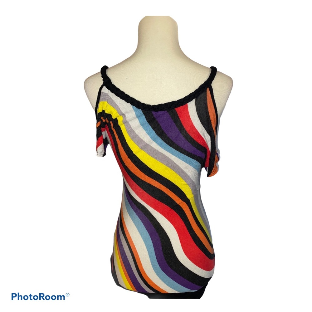 Top - Picture 2 of 2